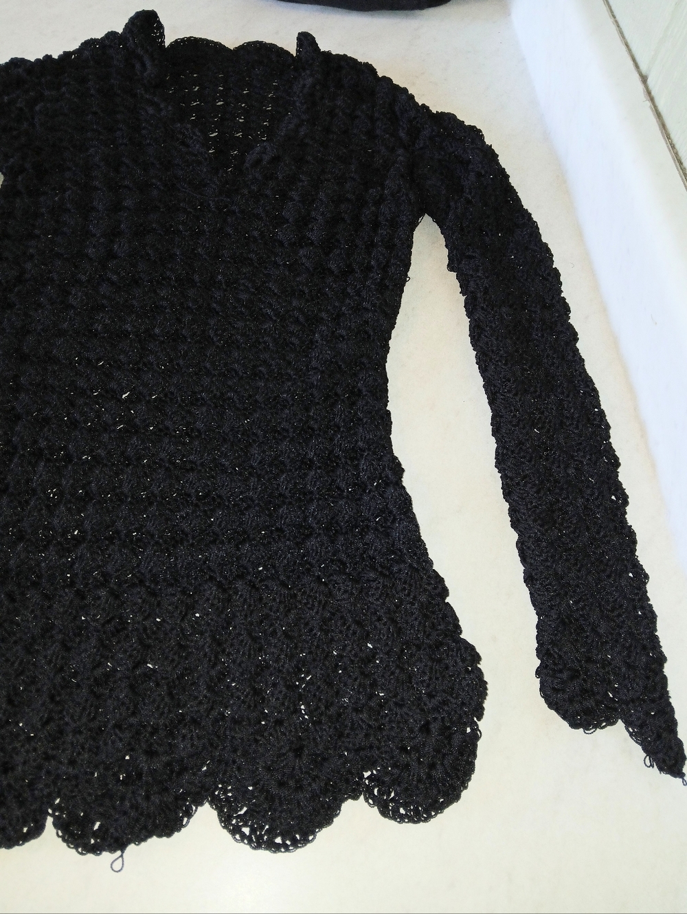 Womens Black Heavy Crotcheted Vneck Top Size Small - Picture 8 of 9
